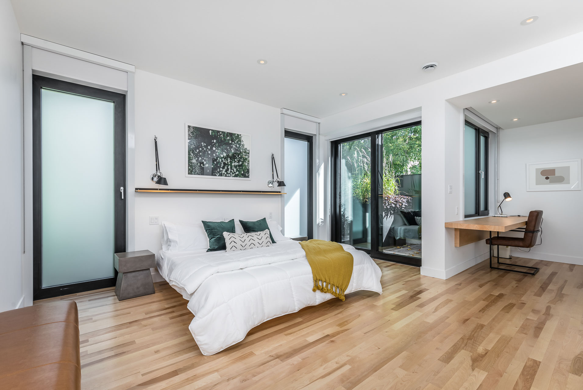 Loué à  8250 $ par mois, Plateau-Mont Royal